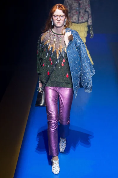 Look 64